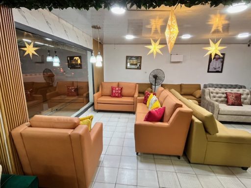 SALON MIKEA